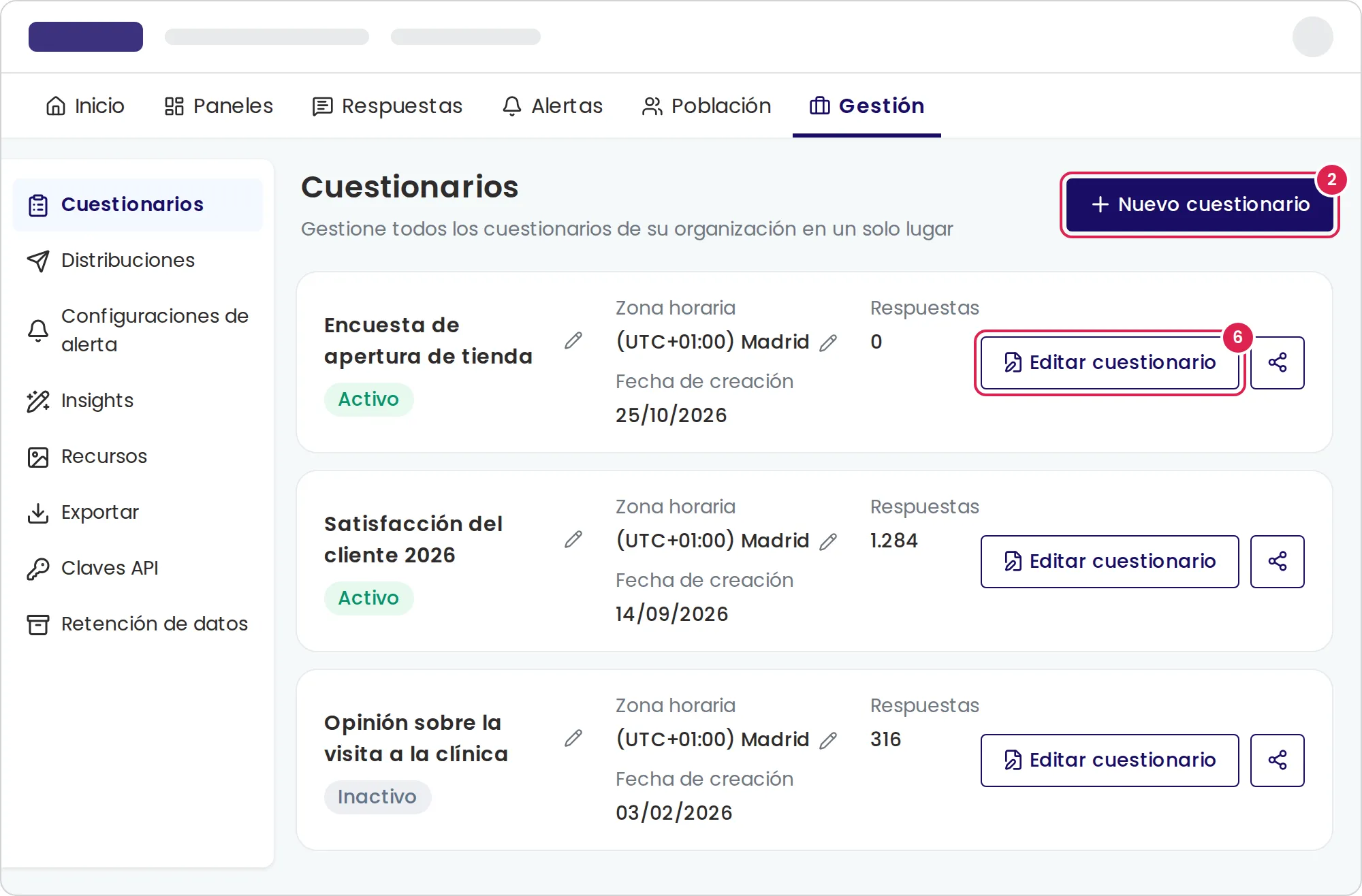 Boceto de la lista de cuestionarios. Cada tarjeta muestra el estado, la zona horaria, el número de respuestas y la fecha de creación de un cuestionario. El marcador 2 está en el botón que crea un cuestionario nuevo, arriba a la derecha. El marcador 6 está en el botón que abre el cuestionario para editarlo, en su tarjeta.